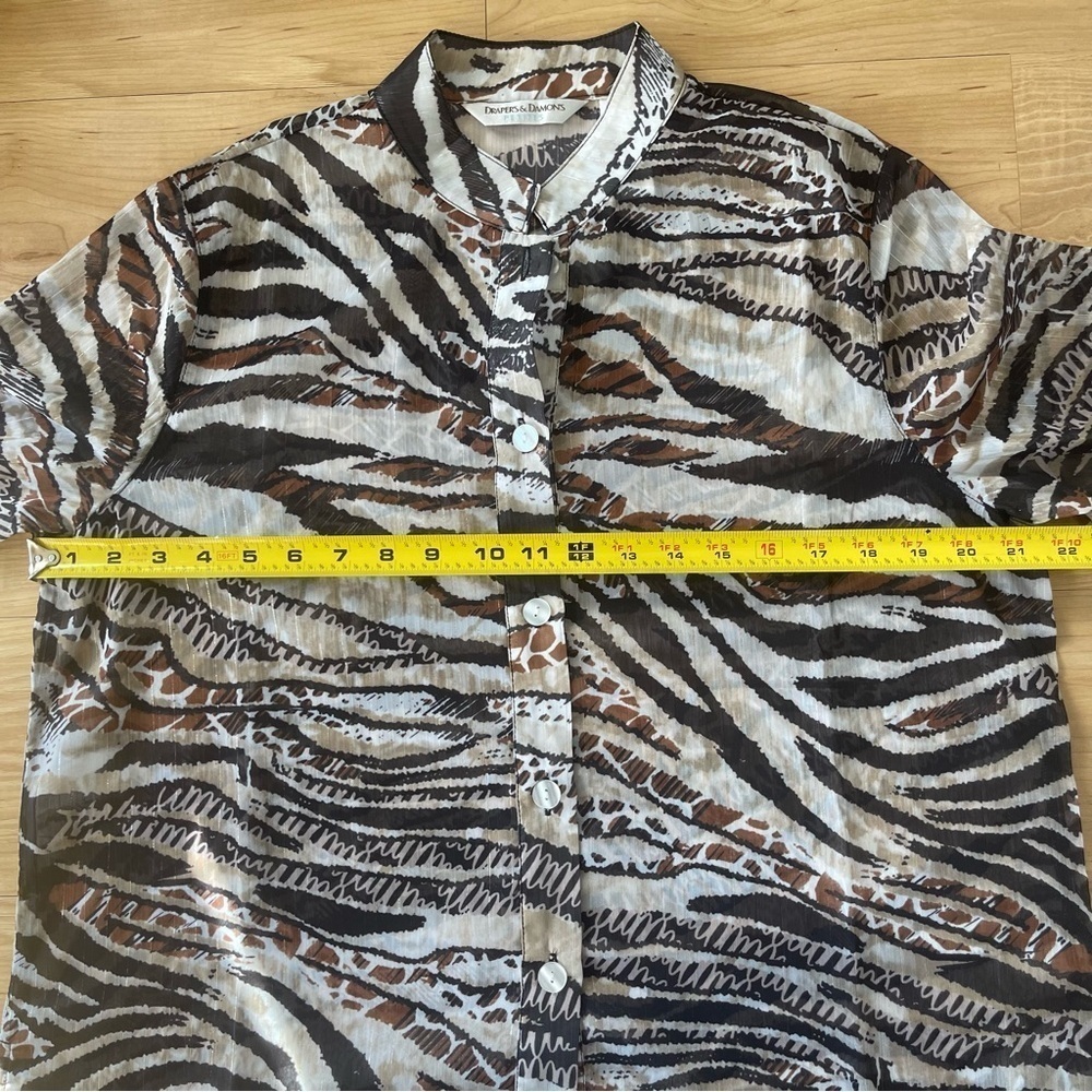 NWOT Drapers & Damons Animal Print Blouse Petite Large Button Front Sheer Light - Picture 9 of 11